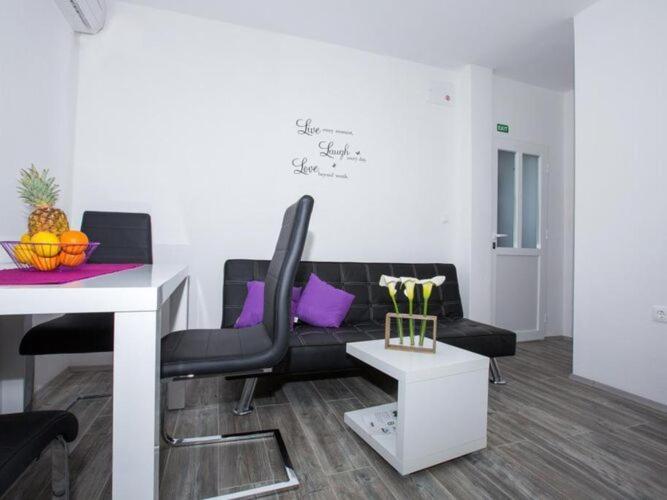 Villa Roza - One-Bedroom Apartment With Balcony 3 Adults Mokošica Exterior foto